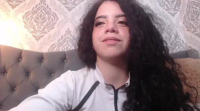 EmmaCowperr online show from 03.13.25