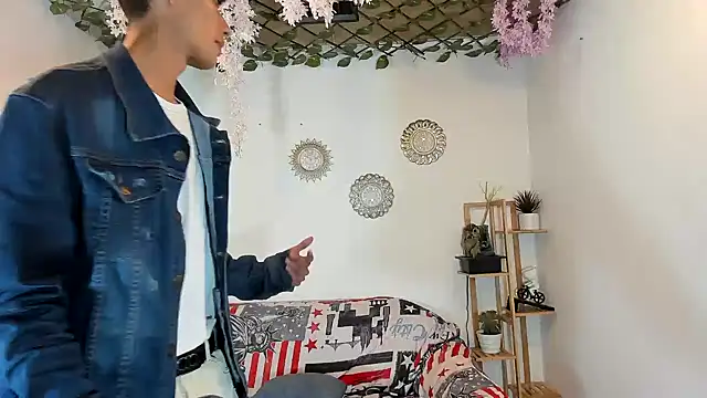 oliverhot2005 online show from 11.05.25