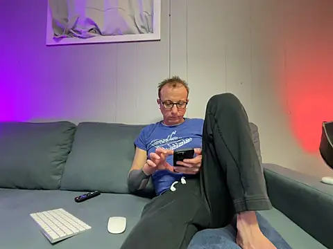 mouser21212 online show from 01.28.25