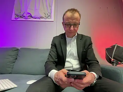 mouser21212 online show from 02.15.25