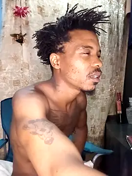 Snapshot of TaurusBallz chatting on 11.05.25 TaurusBallz online show from 11.05.25