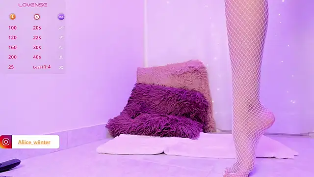 Alice winter  online show from 12.12.24