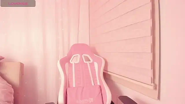 Alice winter  online show from 04.14.26