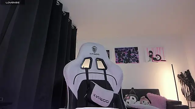 Snapshot of satanbabee chatting on 04.03.26 satanbabee online show from 04.03.26