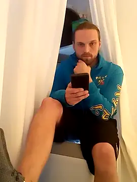 Snapshot of VitaminmanFL chatting on 01.04.25 VitaminmanFL online show from 01.04.25