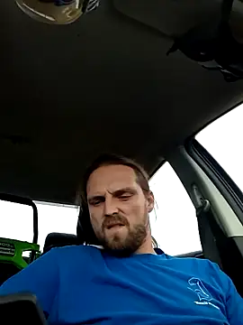 Snapshot of VitaminmanFL chatting on 01.06.25 VitaminmanFL online show from 01.06.25