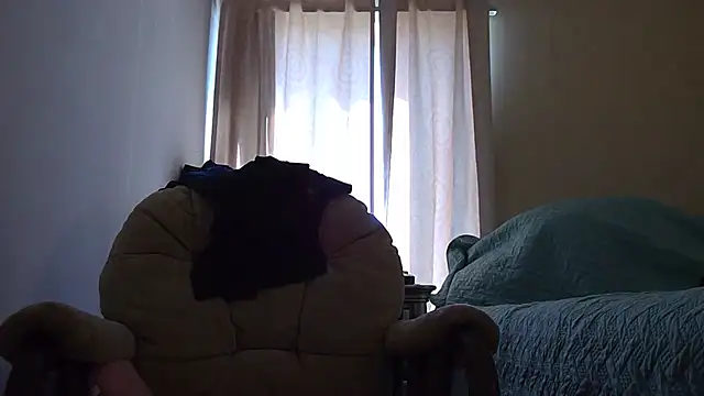 Snapshot of VitaminmanFL chatting on 03.12.25 VitaminmanFL online show from 03.12.25