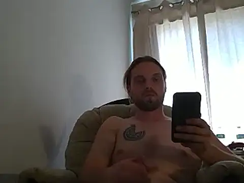 Snapshot of VitaminmanFL chatting on 03.20.25 VitaminmanFL online show from 03.20.25