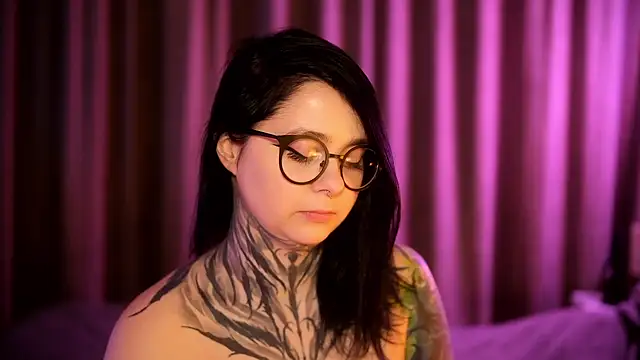 Snapshot of AcidPie chatting on 01.12.25 AcidPie online show from 01.12.25