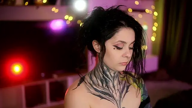 Snapshot of AcidPie chatting on 03.08.25 AcidPie online show from 03.08.25