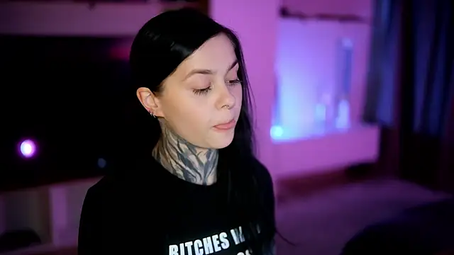 Snapshot of AcidPie chatting on 10.09.25 AcidPie online show from 10.09.25