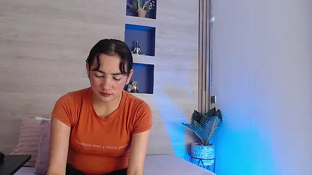 Snapshot of Dakotagloss chatting on 04.29.26 Dakotagloss online show from 04.29.26