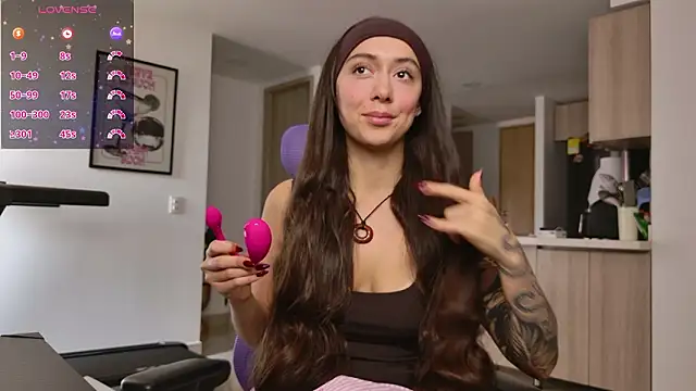 Snapshot of emiliasommer chatting on 03.15.26 emiliasommer online show from 03.15.26