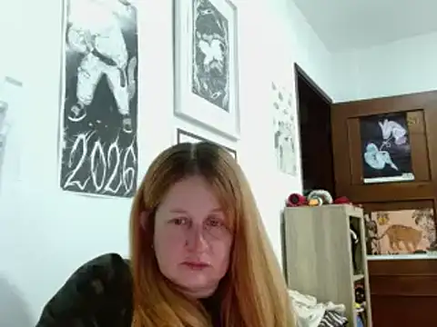 Snapshot of ViioletaMora chatting on 04.21.26 ViioletaMora online show from 04.21.26