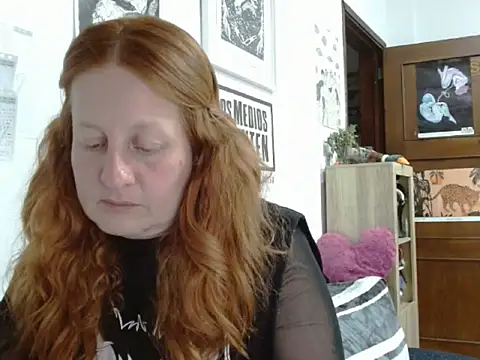 Snapshot of ViioletaMora chatting on 05.04.26 ViioletaMora online show from 05.04.26