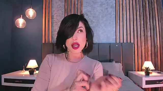 Hannah Borbon online show from 03.04.25