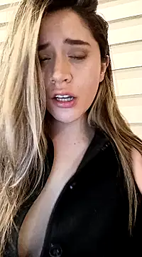 maliciaworld online show from 12.18.24