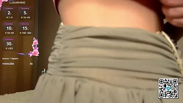 oliviabr0wn0 online show from 03.15.25