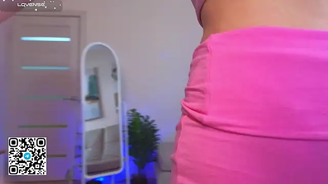 oliviabr0wn0 online show from 09.18.25