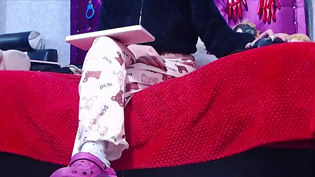 AyshaScott online show from 12.22.25