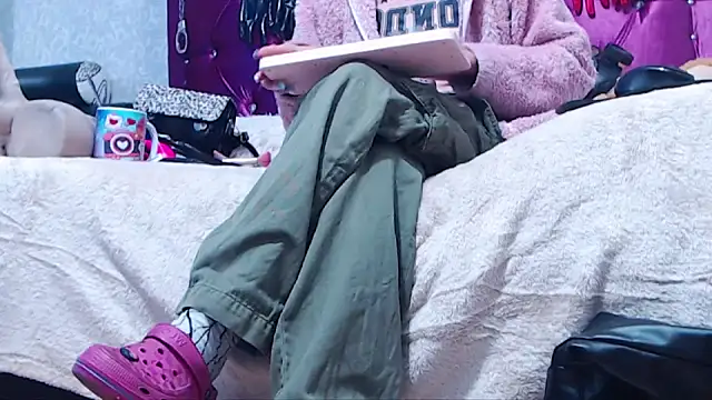 AyshaScott online show from 04.06.26