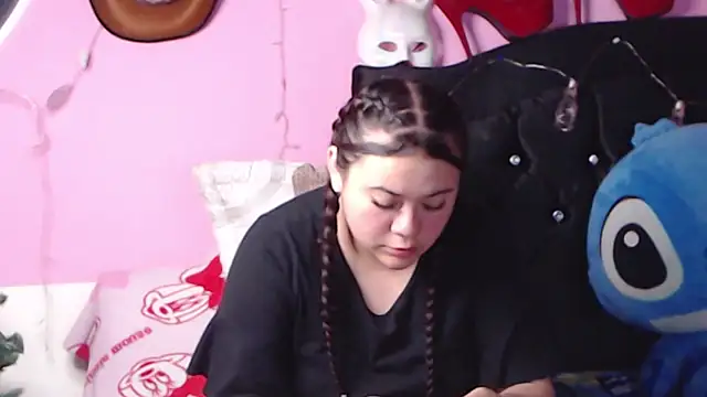 NikkiRous  online show from 01.04.25