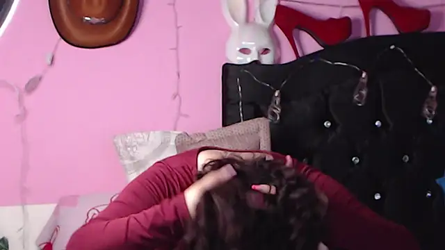 NikkiRous  online show from 01.05.25