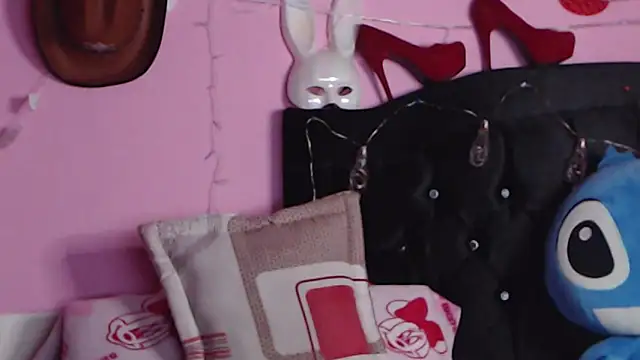 NikkiRous  online show from 01.07.25