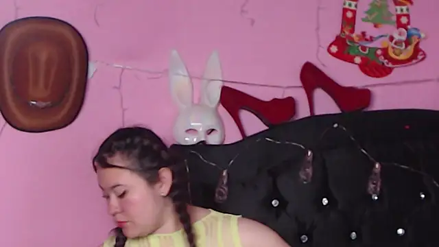 NikkiRous  online show from 01.08.25