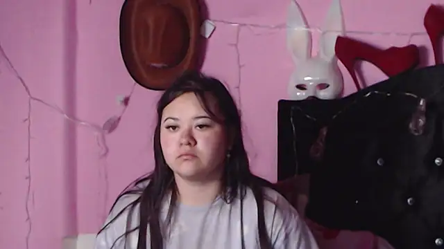 NikkiRous  online show from 01.22.25