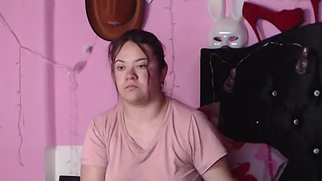 NikkiRous  online show from 01.24.25