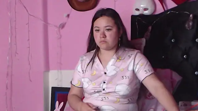 NikkiRous  online show from 01.25.25