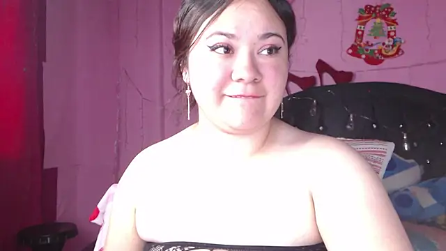 NikkiRous  online show from 02.13.25