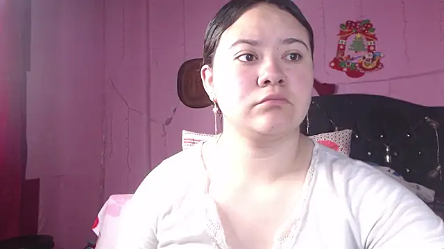 NikkiRous  online show from 02.18.25