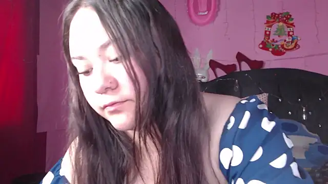 NikkiRous  online show from 02.18.25