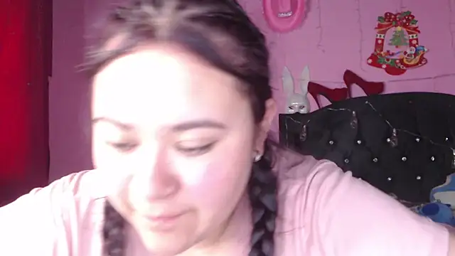 NikkiRous  online show from 03.21.25