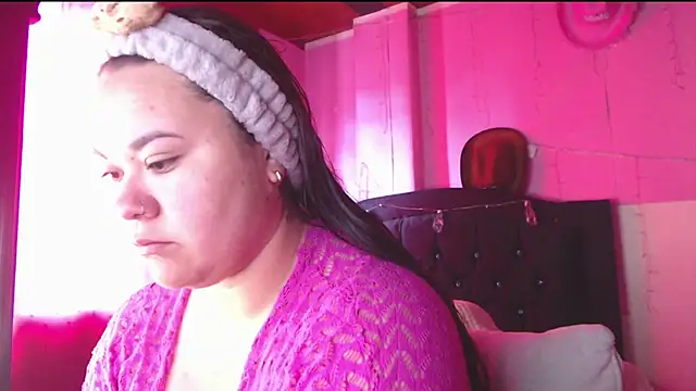 NikkiRous  online show from 04.09.26