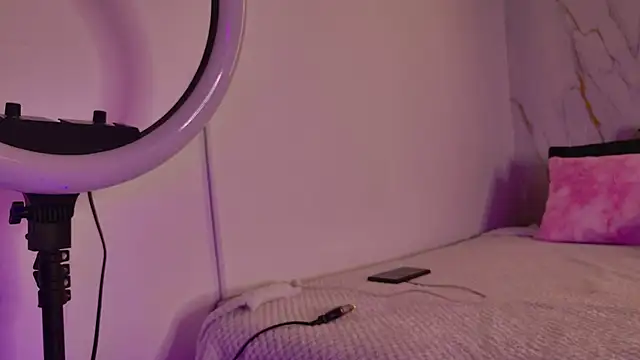 mia 099 online show from 09.20.25