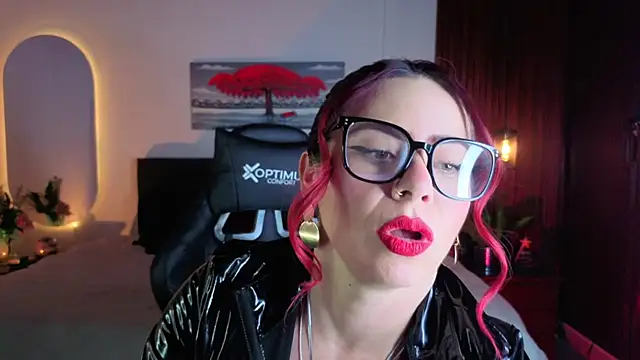 Snapshot of Dulce_charlottee chatting on 05.30.26 Dulce charlottee online show from 05.30.26