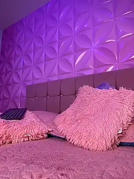 Snapshot of Ema_azel chatting on 12.19.24 Ema azel online show from 12.19.24