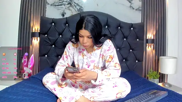 Snapshot of Giorgina_Parado chatting on 04.25.26 Giorgina Parado online show from 04.25.26