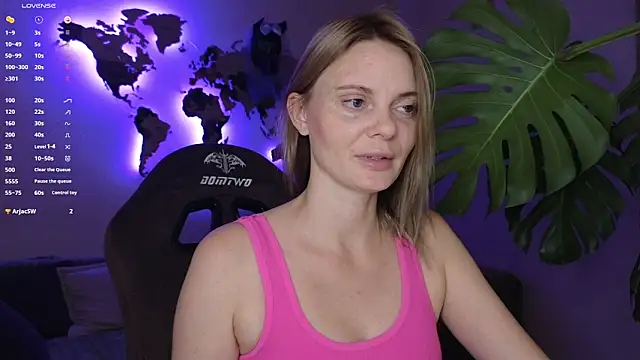 Snapshot of Sam_Klaus chatting on 10.10.25 Sam Klaus online show from 10.10.25