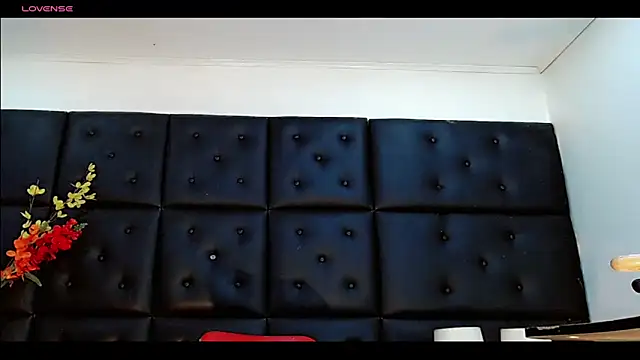 Daniela Pink  online show from 04.05.26