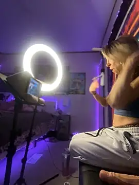 SarahStarr2020 online show from 01.12.25