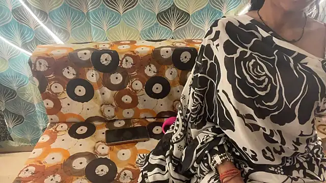 shuhana  online show from 11.28.25