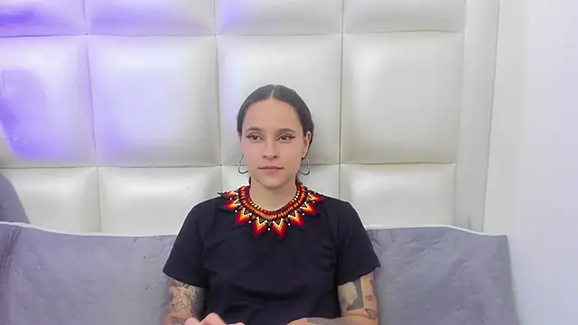 AnnyThompson  online show from 01.19.25