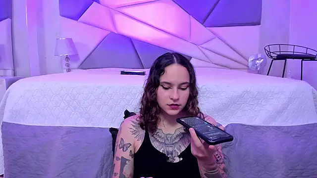 AnnyThompson  online show from 01.25.25