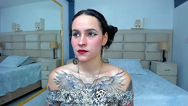 AnnyThompson  online show from 09.10.25