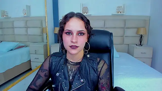 AnnyThompson  online show from 10.10.25