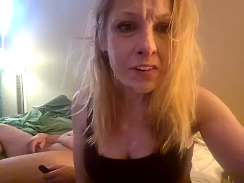 Snapshot of we8camgirl chatting on 09.08.25 we8camgirl online show from 09.08.25